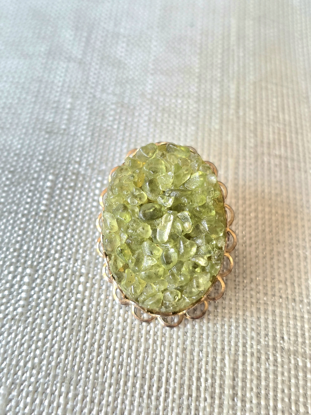 Vintage Mid-Century Peridot Gemstone Chip Brooch